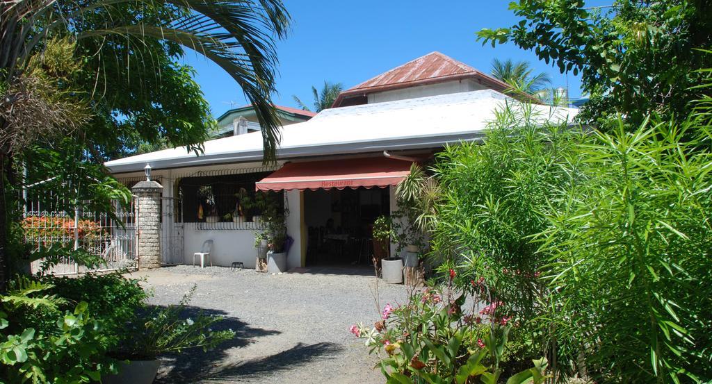 Lapu-Lapu Cottages & Restaurant Exterior photo