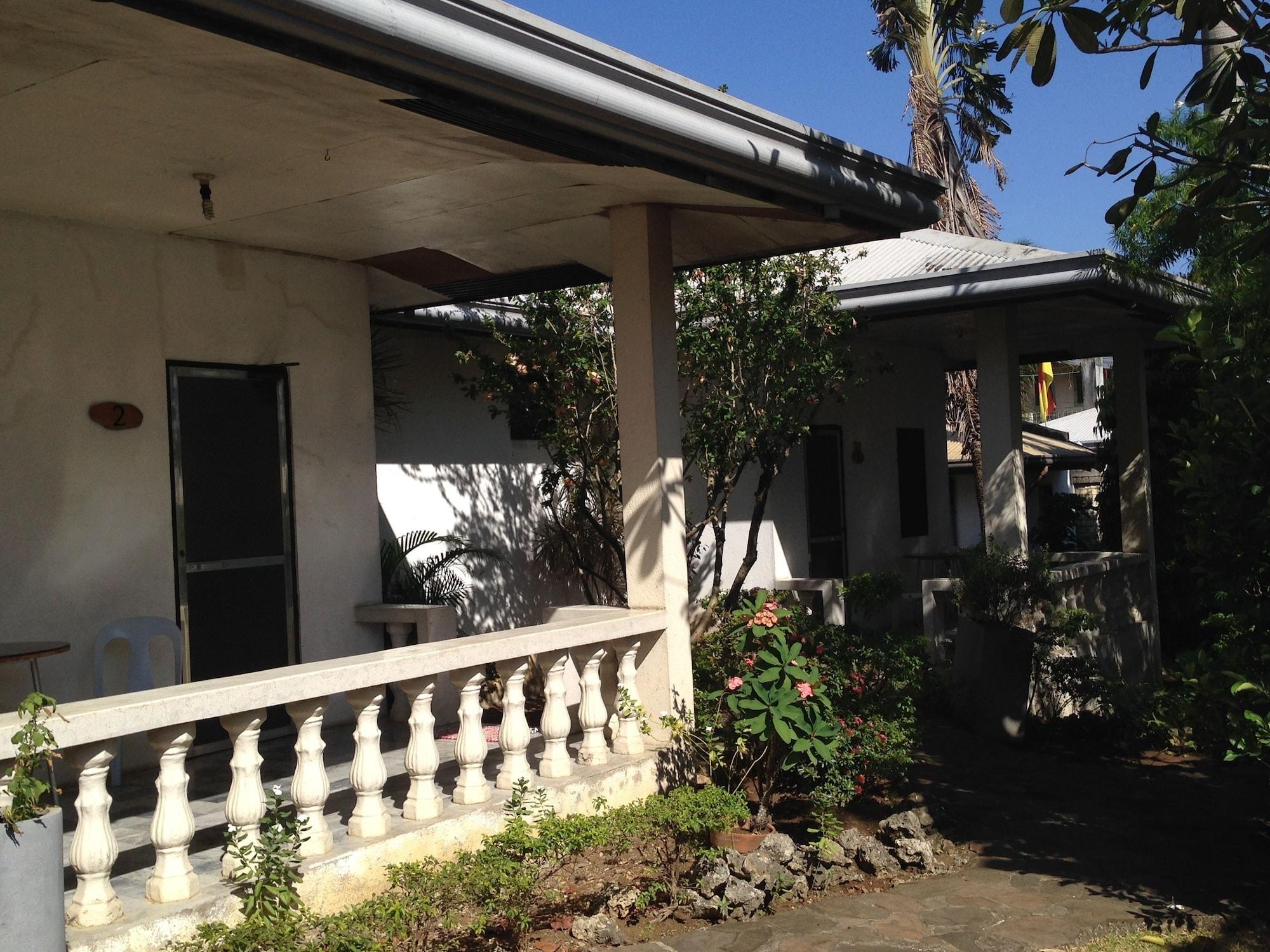 Lapu-Lapu Cottages & Restaurant Exterior photo